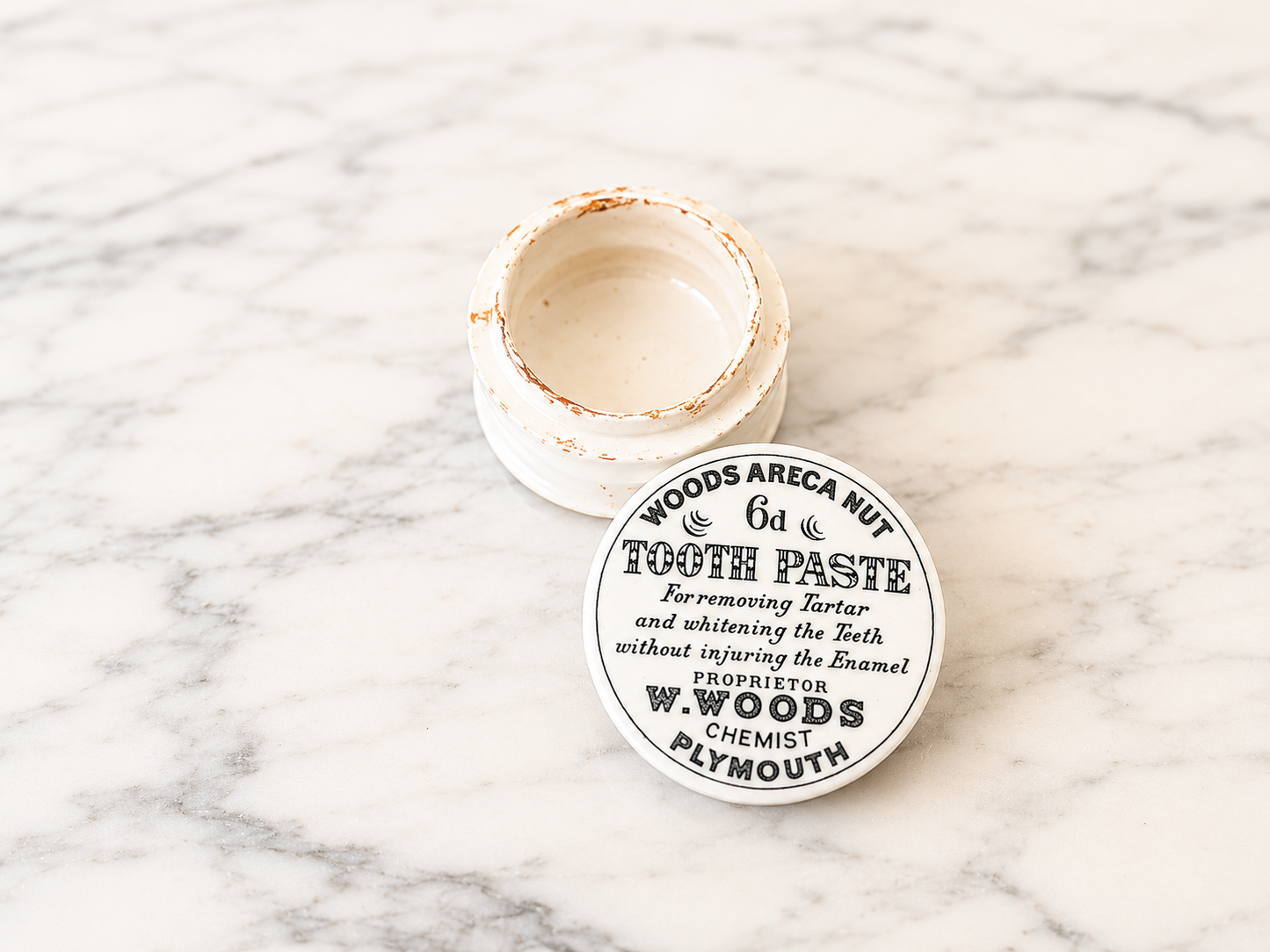 Vintage Woods Areca Nut Tooth Paste Pot with Lid – English Advertising Pot