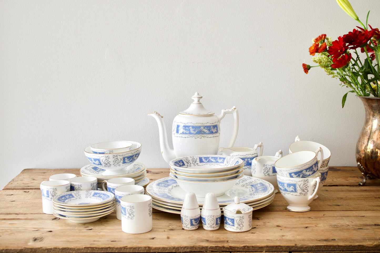 CoalPort Revelry Dinnerware Set, 40 pc Blue and White Bone China Dinner Set, Wedding China, Bridgerton china