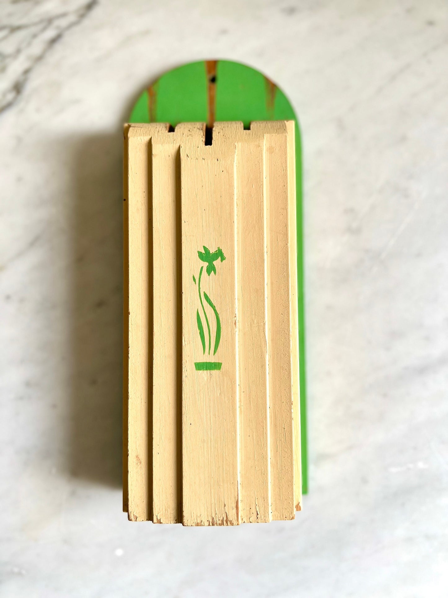 Art Deco Green & Cream Wood Kitchen Knife Holder by NuWave Wall Mount with Original paper backed instructions, Farmhouse / Rustic Kitchen