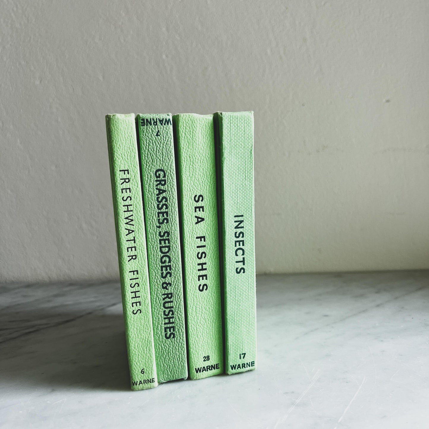 The Observers Books Collection: English Pocket Guides, Assorted titles