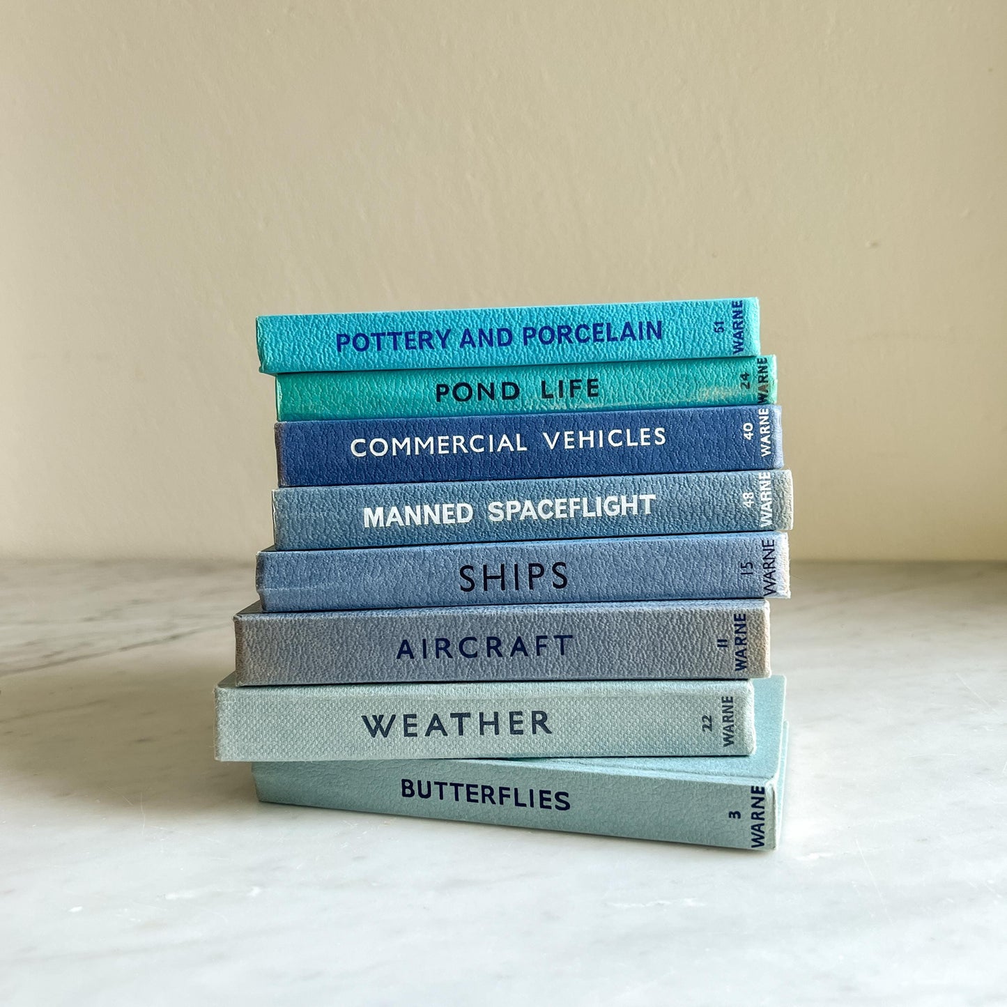 The Observers Books Collection: English Pocket Guides, Assorted titles