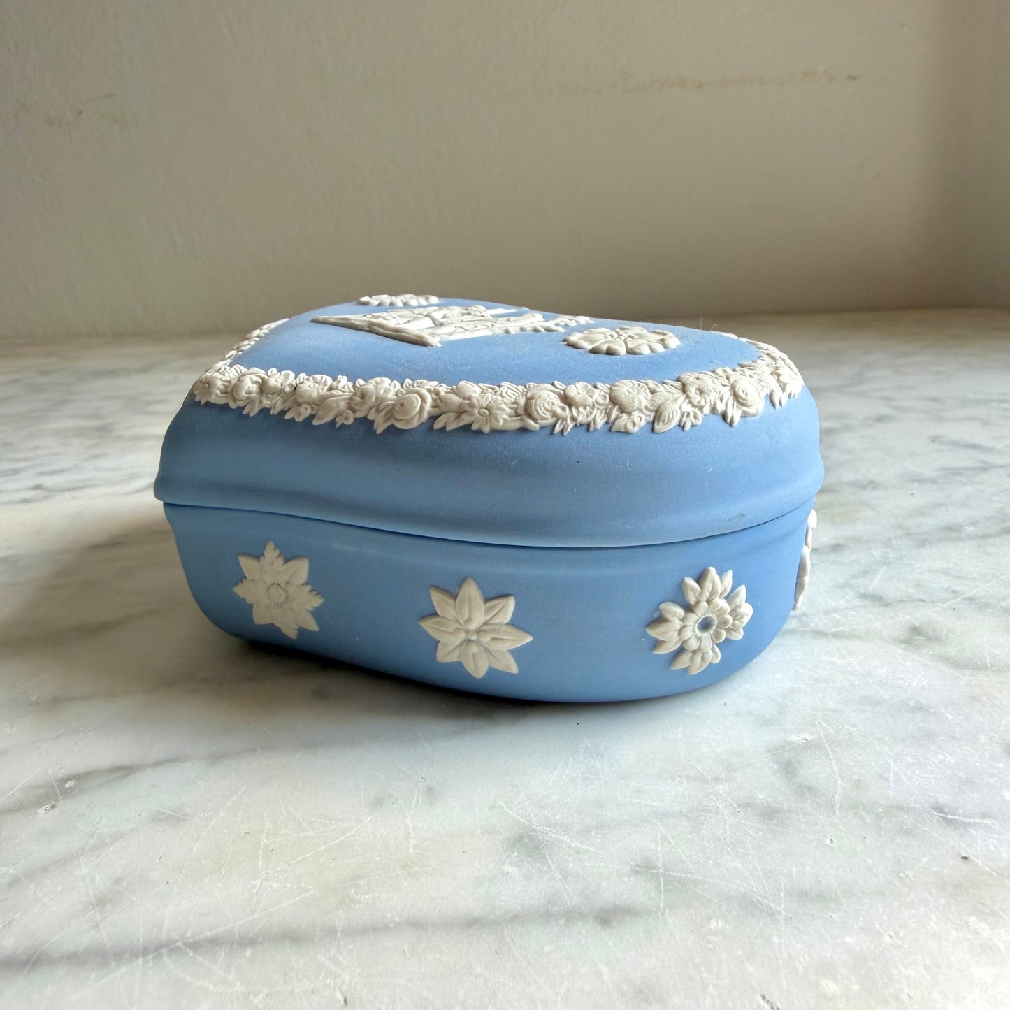 Vintage Wedgwood Blue Jasperware Icarus and Daedalus Heart Trinket Box – Classical Relief Motif – Collectible Wedgwood Jewellery Box
