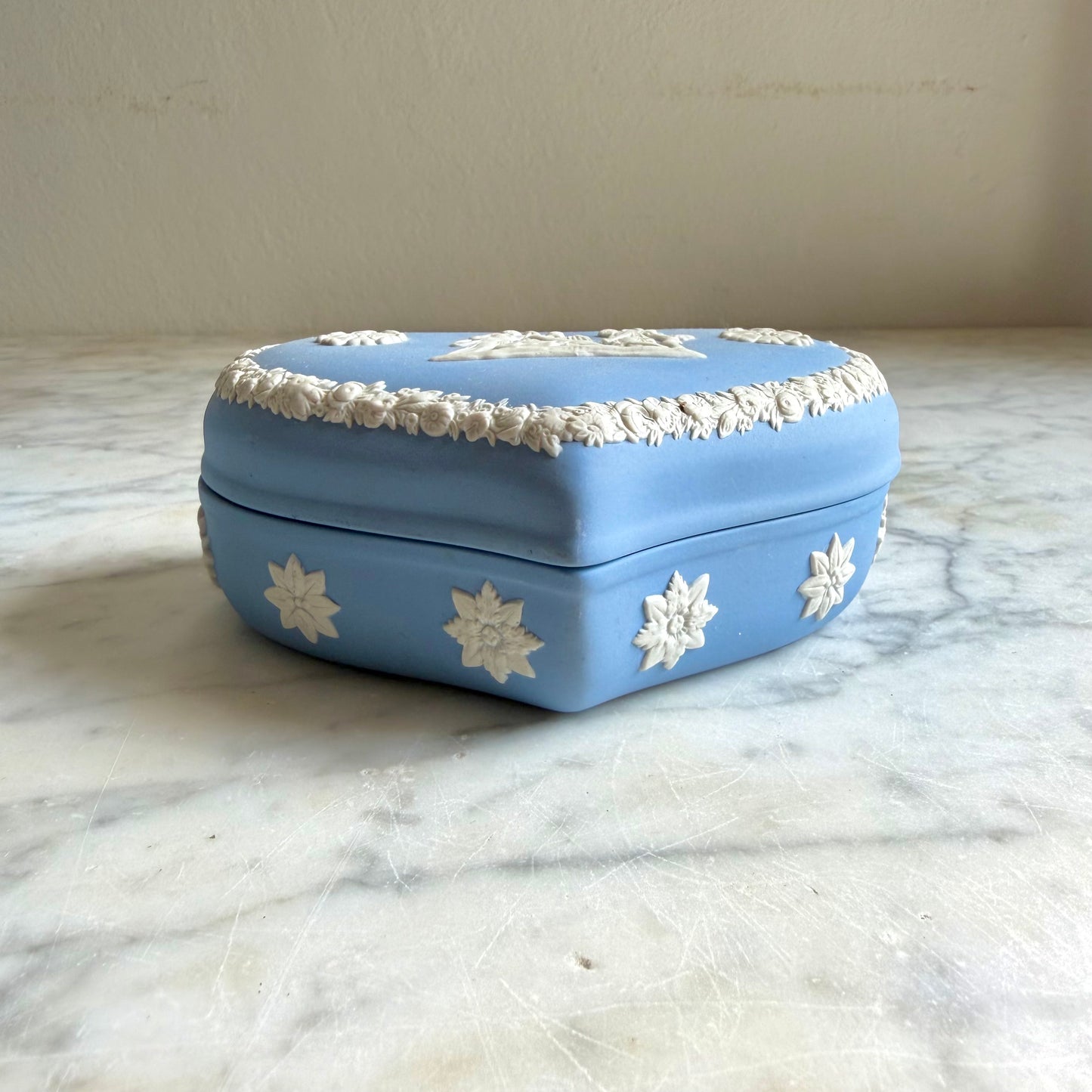 Vintage Wedgwood Blue Jasperware Icarus and Daedalus Heart Trinket Box – Classical Relief Motif – Collectible Wedgwood Jewellery Box