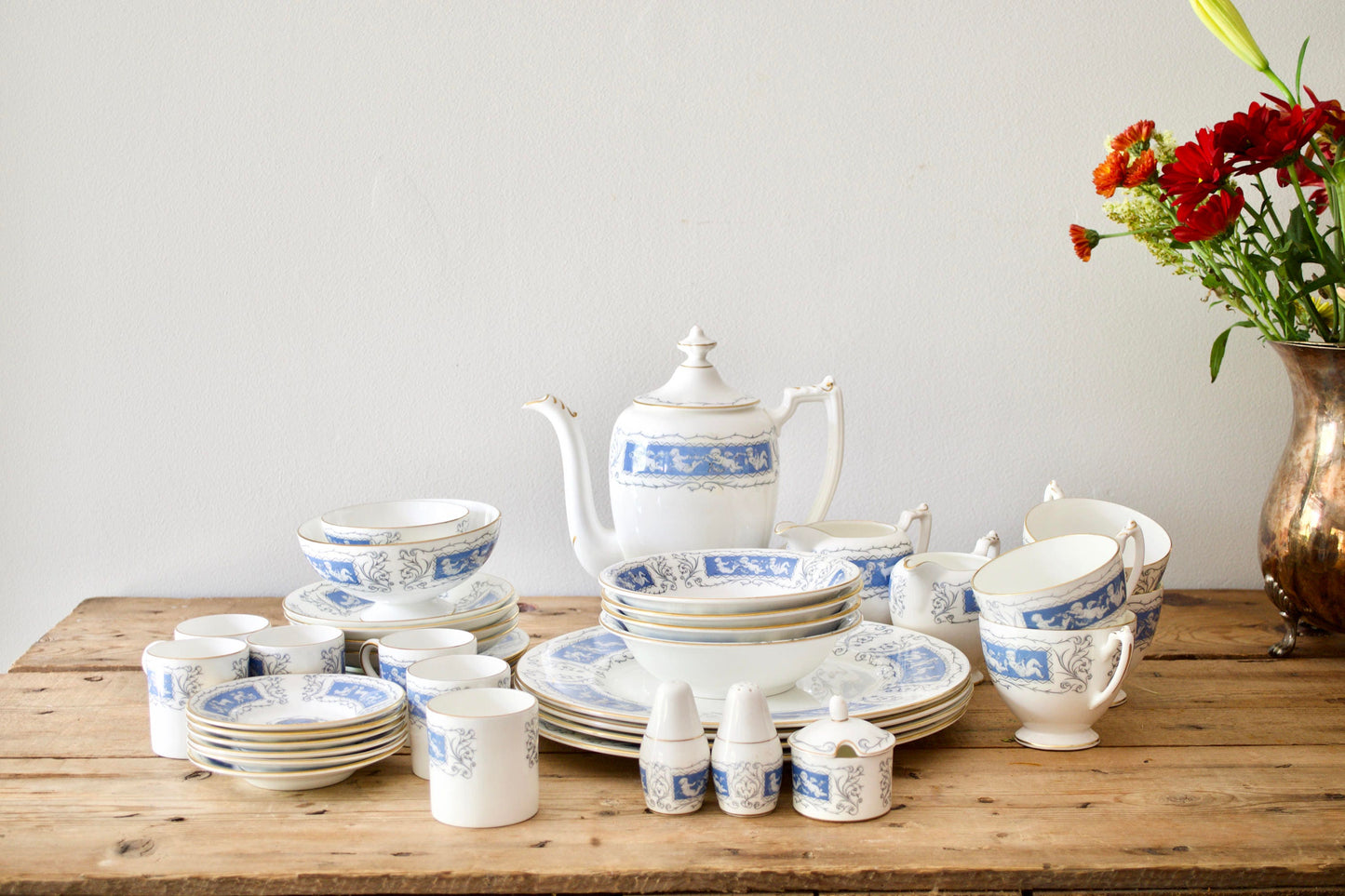 CoalPort Revelry 40 pc Blue and White Bone China Dinner Set