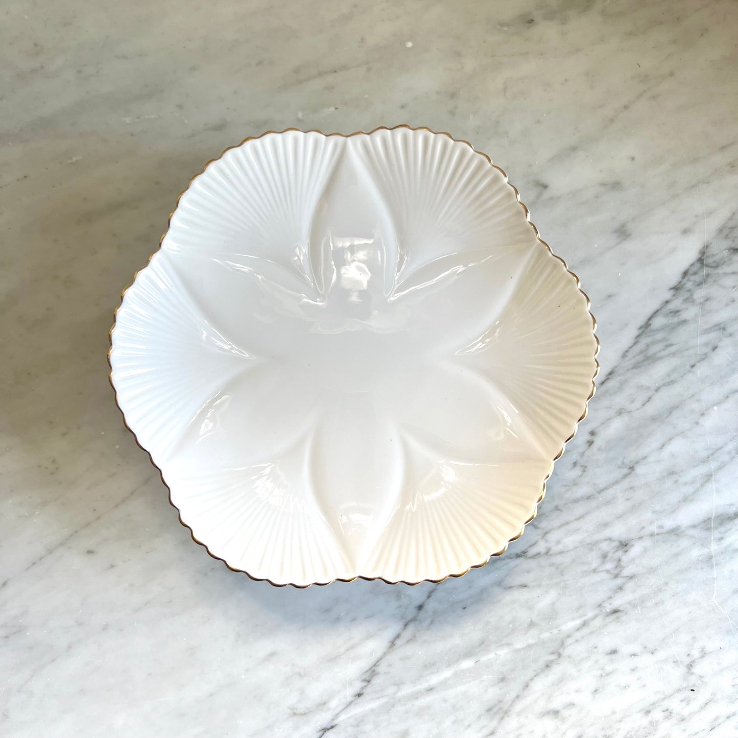 Shelley Pedestal Cake Stand