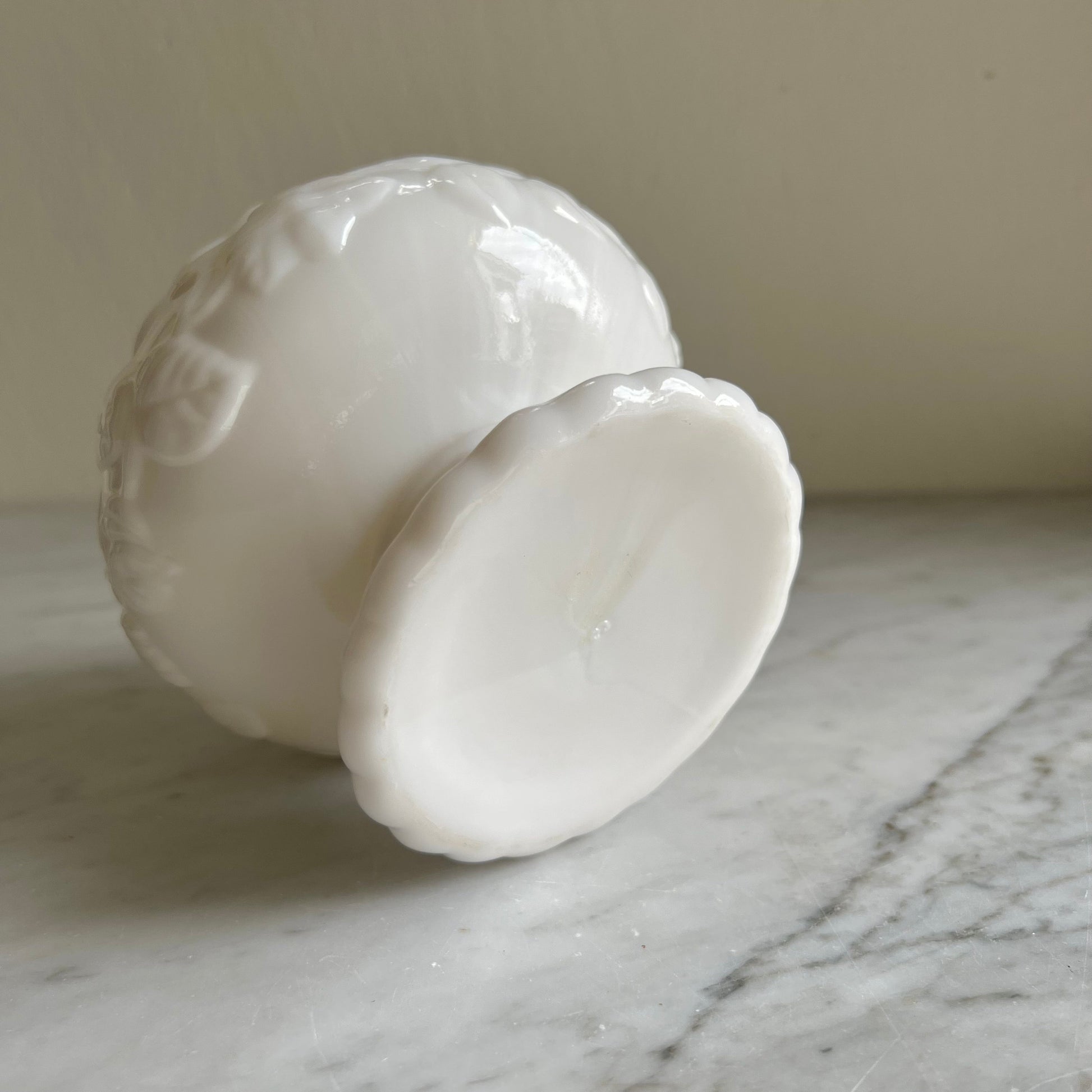 Cute Indoor Milkglass Planter, Small White Flower Pot, Gift for Mom / Her, Housewarming Gift, Collectible Milk Glass, Vintage Home Decor
