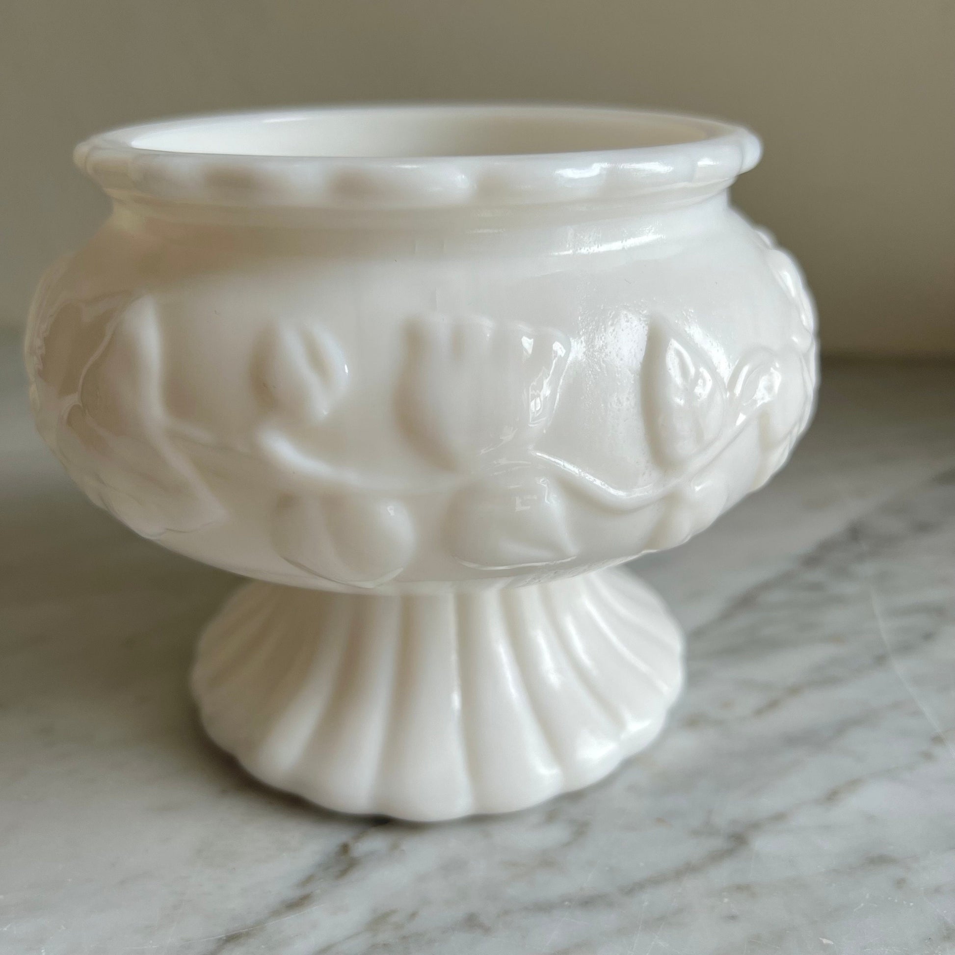 Cute Indoor Milkglass Planter, Small White Flower Pot, Gift for Mom / Her, Housewarming Gift, Collectible Milk Glass, Vintage Home Decor