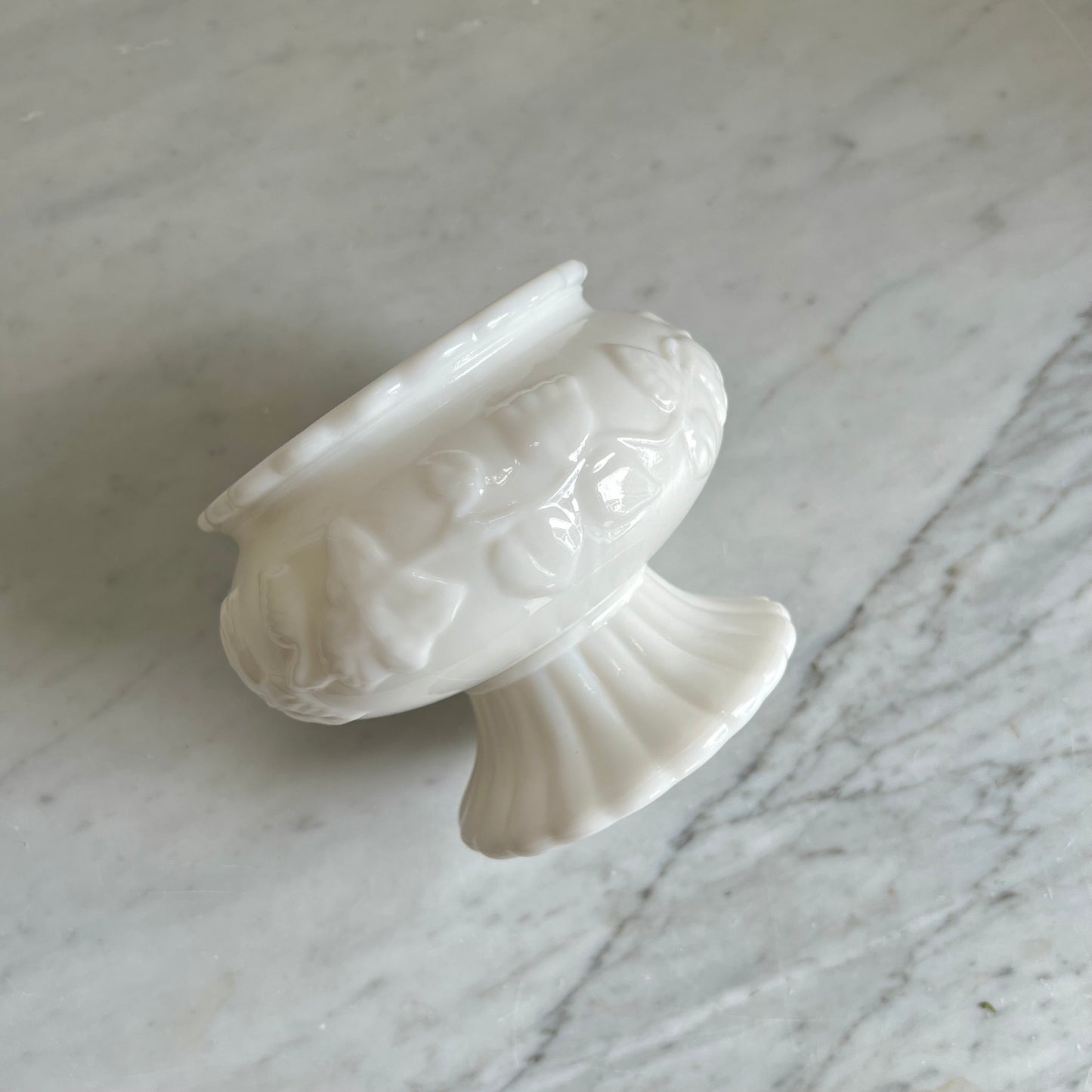 Cute Indoor Milkglass Planter, Small White Flower Pot, Gift for Mom / Her, Housewarming Gift, Collectible Milk Glass, Vintage Home Decor