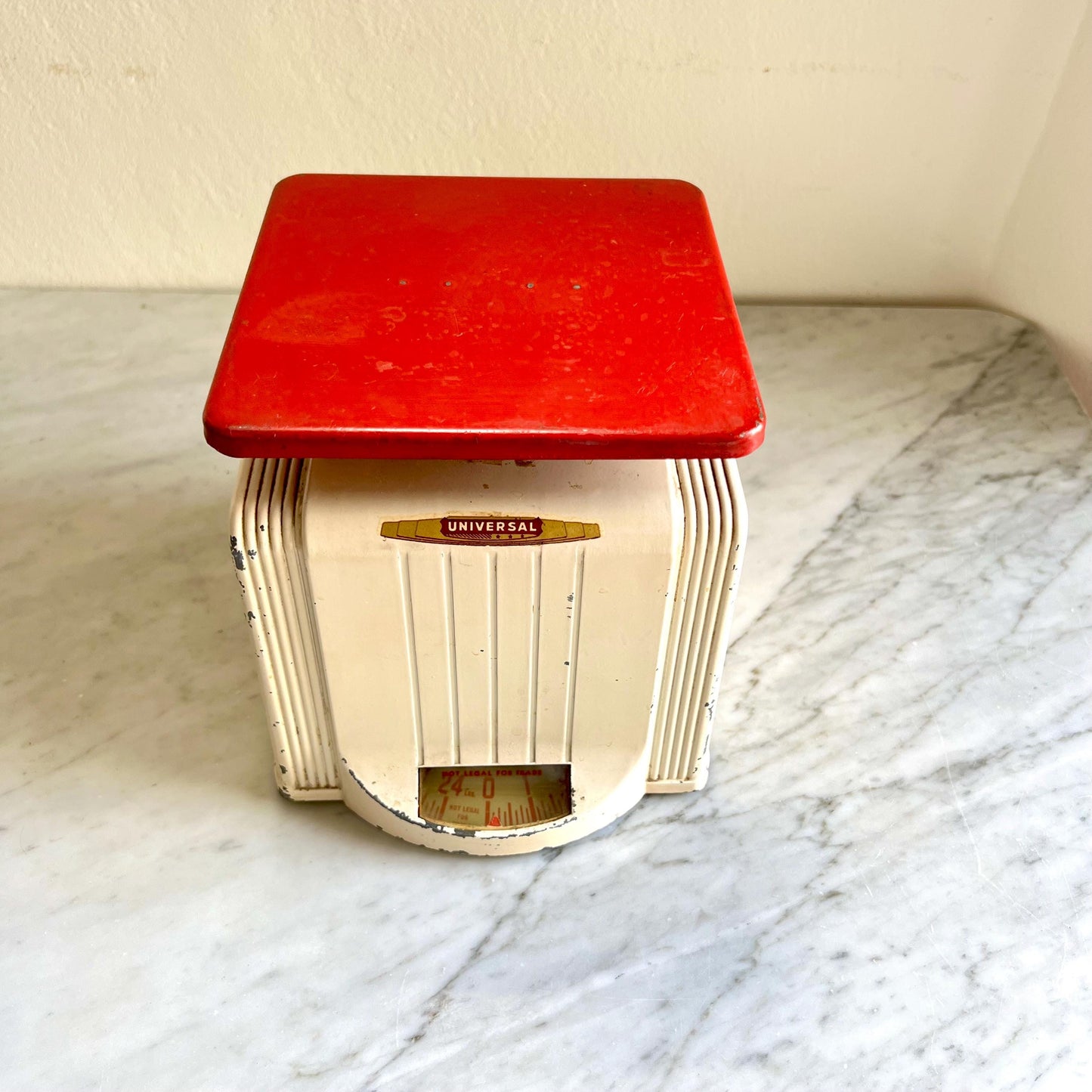 Universal Art Deco Vintage Scale