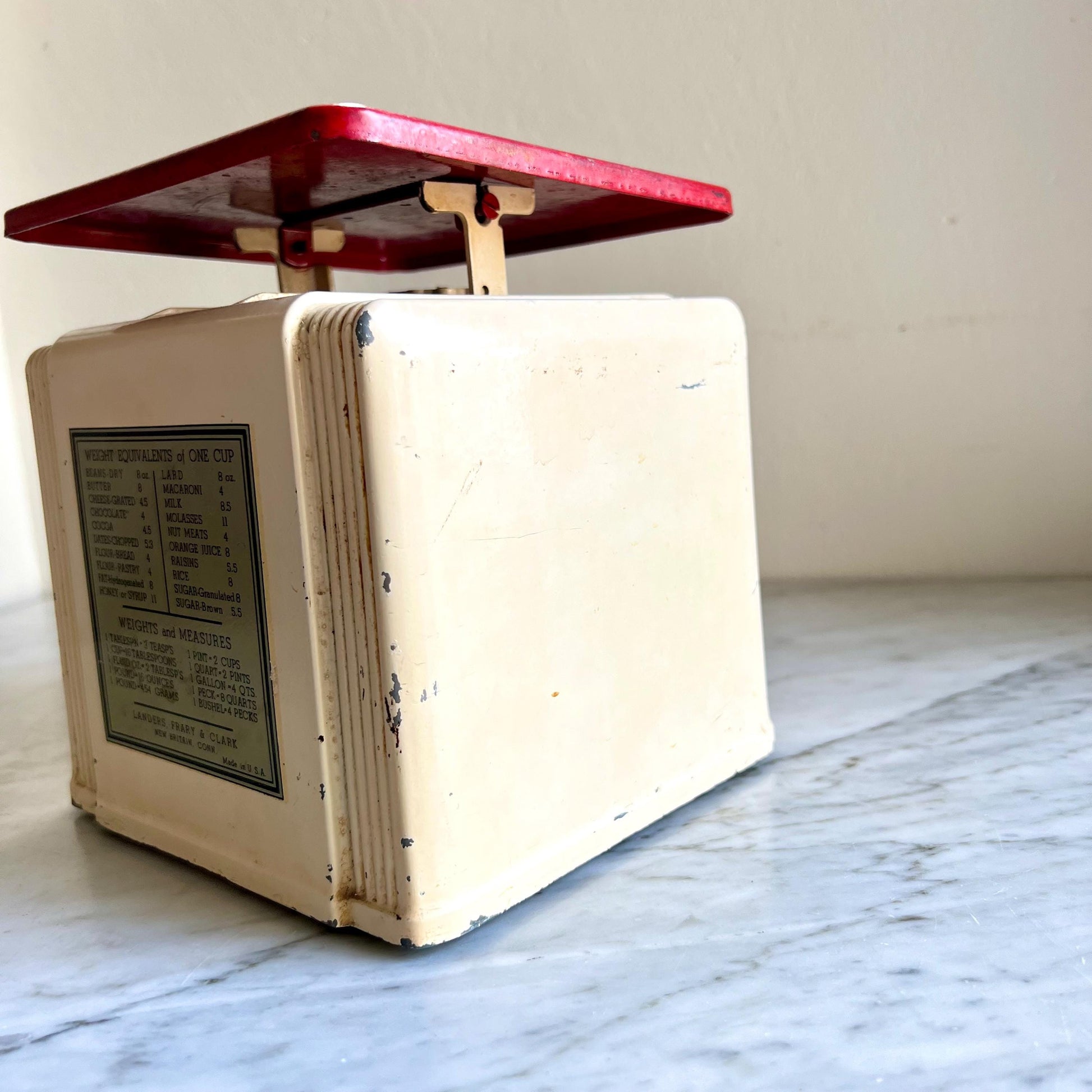 Universal Art Deco Vintage Scale