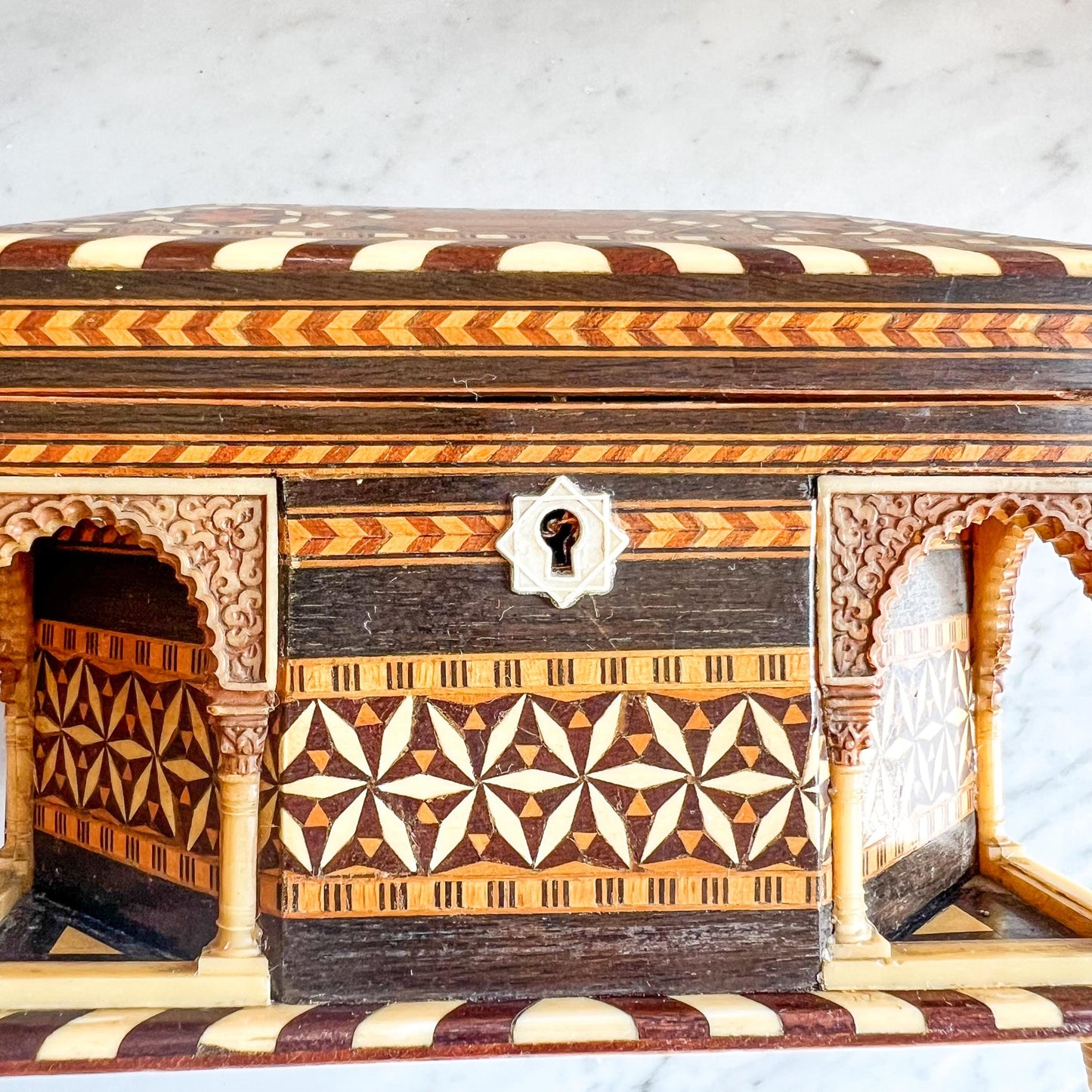 Vintage Inlaid Wooden Marquetry Jewelry Box with Arched Detail – Geometric Mosaic Design