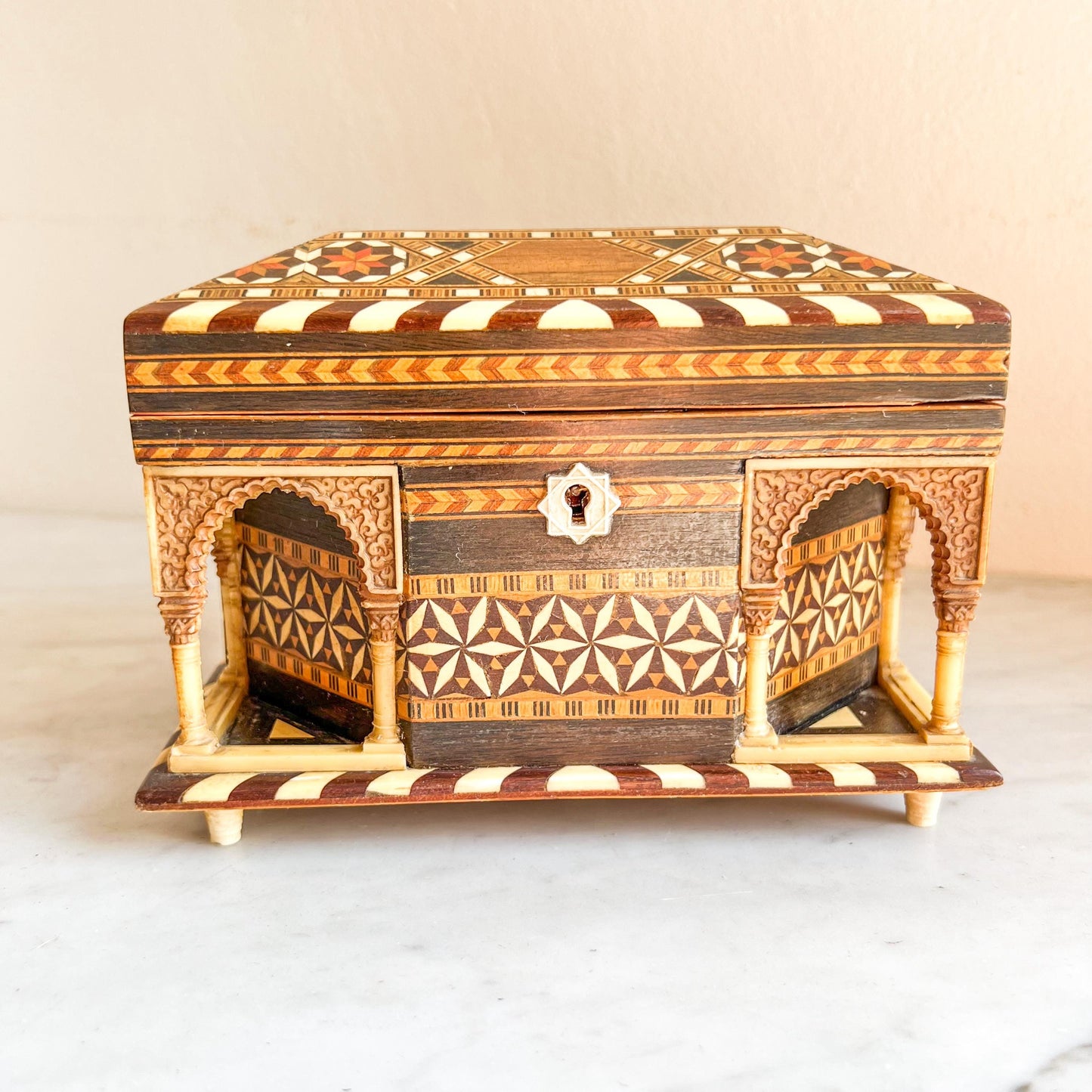 Vintage Inlaid Wooden Marquetry Jewelry Box with Arched Detail – Geometric Mosaic Design