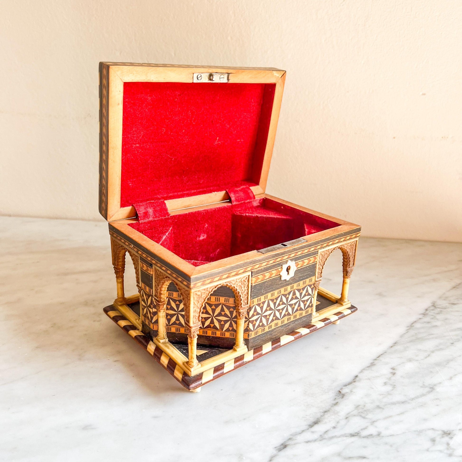 Vintage Inlaid Wooden Marquetry Jewelry Box with Arched Detail – Geometric Mosaic Design