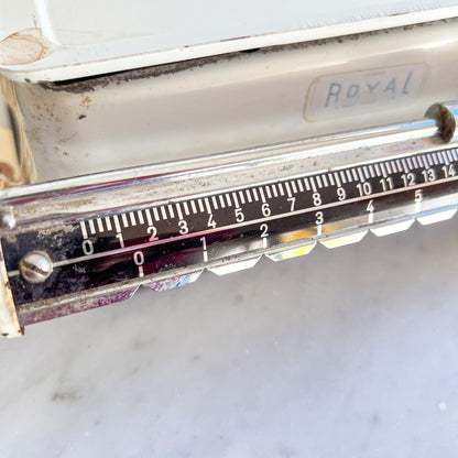 Vintage Royal England Kitchen Scale – White Enamel 10 lb Balance Scale – Farmhouse Rustic Décor