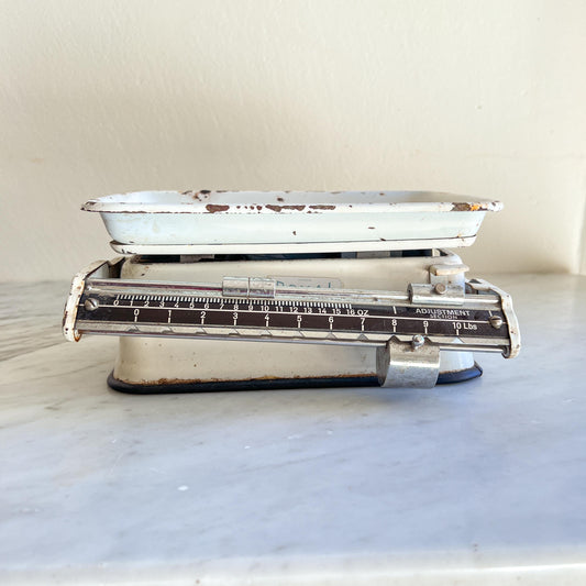 Vintage Royal England Kitchen Scale – White Enamel 10 lb Balance Scale – Farmhouse Rustic Décor