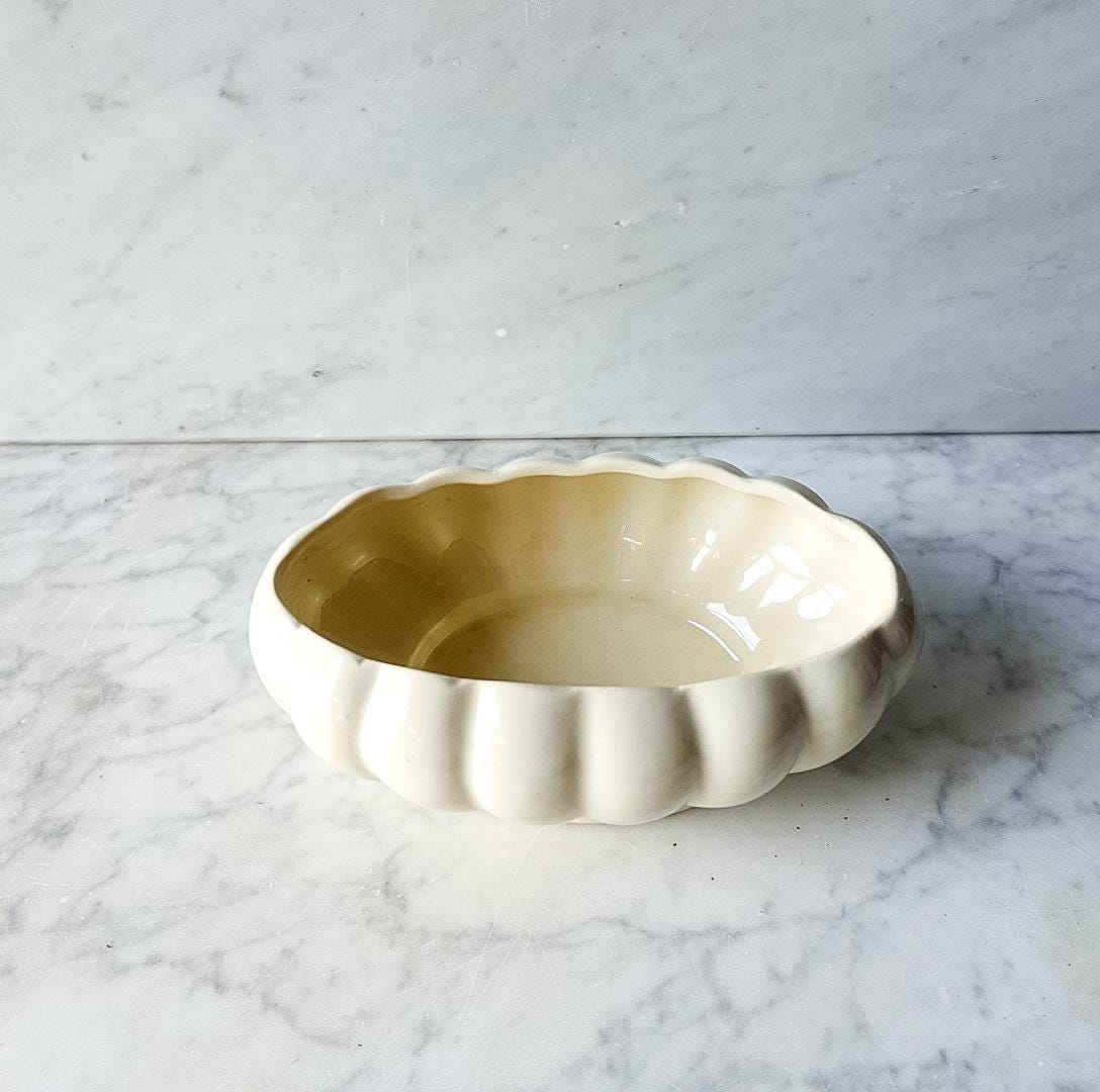 Scalloped Haeger Vintage Planter - Shallow Creamware Vase