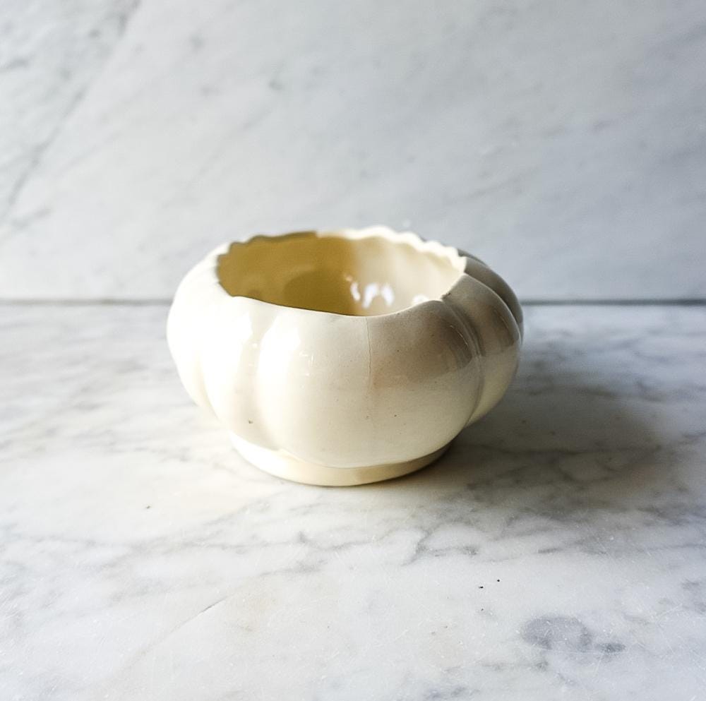 Scalloped Haeger Vintage Planter - Shallow Creamware Vase