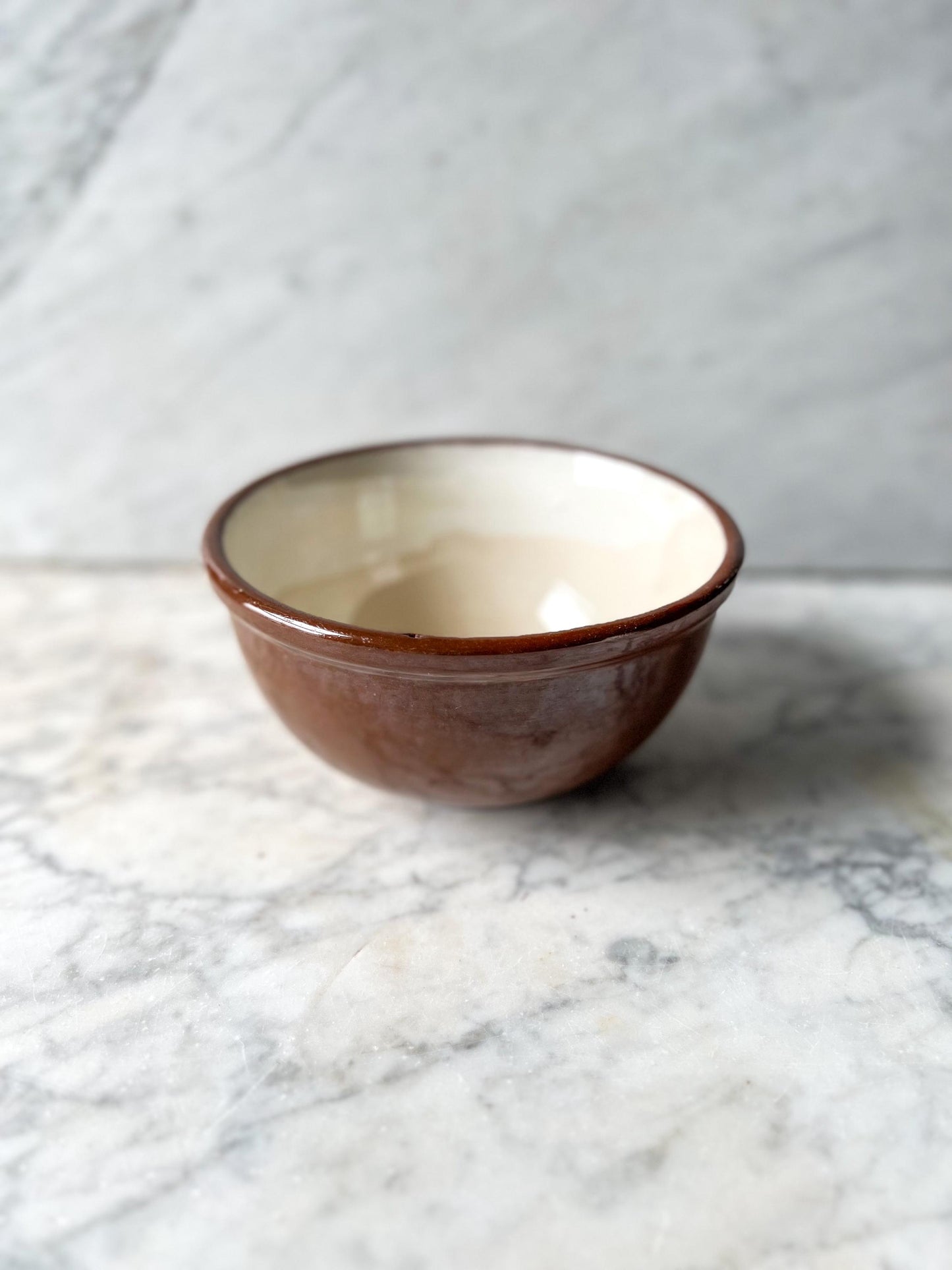 Vintage American Brown Glazed Mixing Bowl - Farmhouse kitchenware circa 1950s