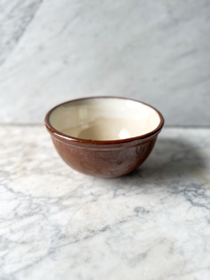 Vintage American Brown Glazed Mixing Bowl - Farmhouse kitchenware circa 1950s