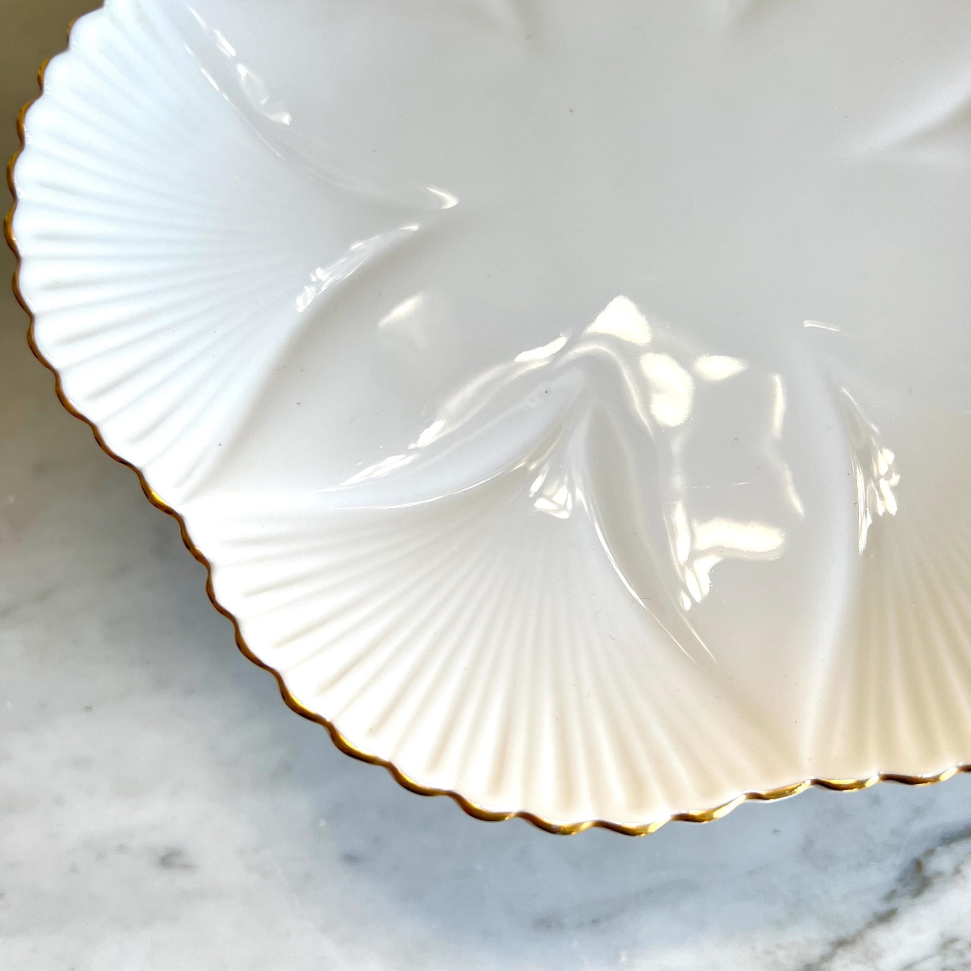 Shelley Pedestal Cake Stand