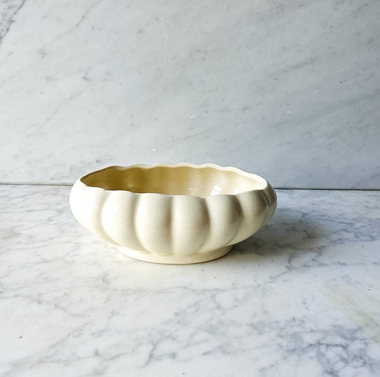 Scalloped Haeger Vintage Planter - Shallow Creamware Vase