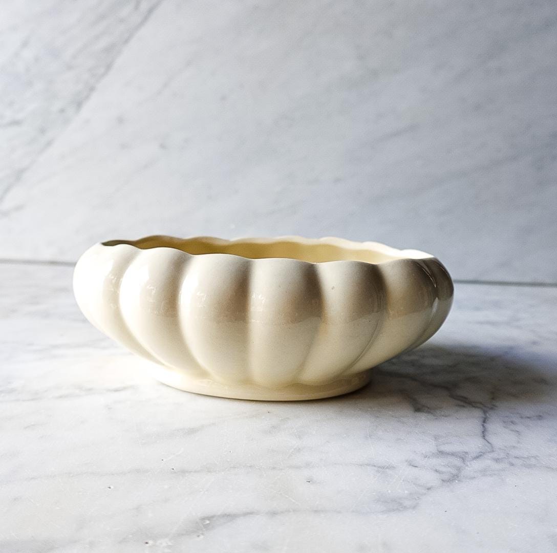 Scalloped Haeger Vintage Planter - Shallow Creamware Vase