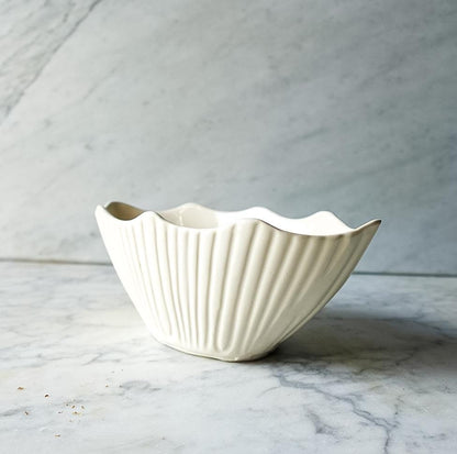 Vintage McCoy Scalloped Planter White #627 USA
