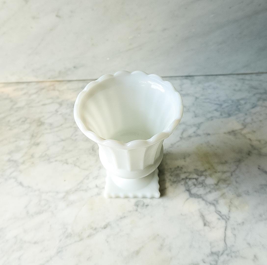 Vintage Milk Glass Planter – Pedestal Vase with Scalloped Rim