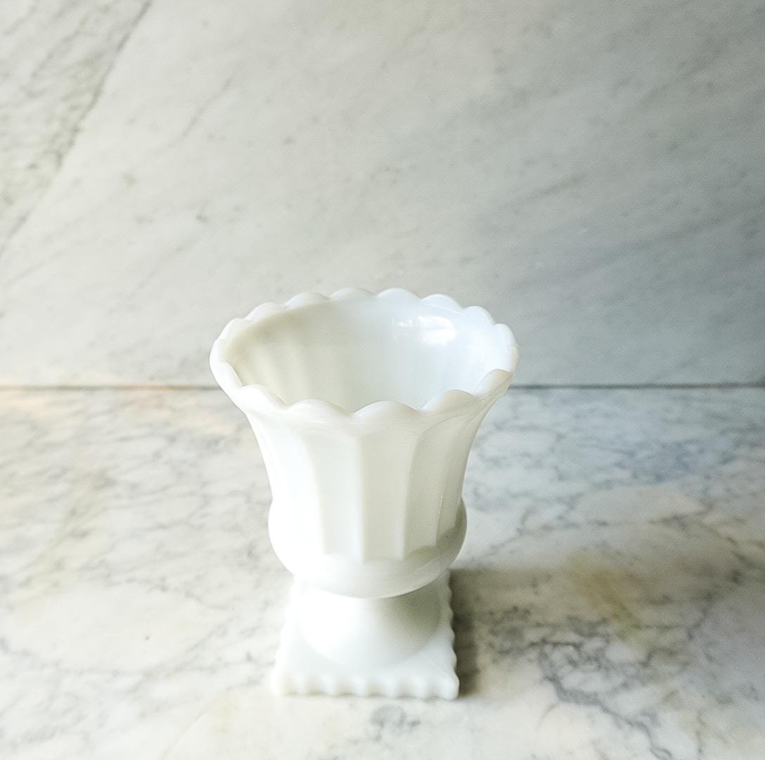 Vintage Milk Glass Planter – Pedestal Vase with Scalloped Rim