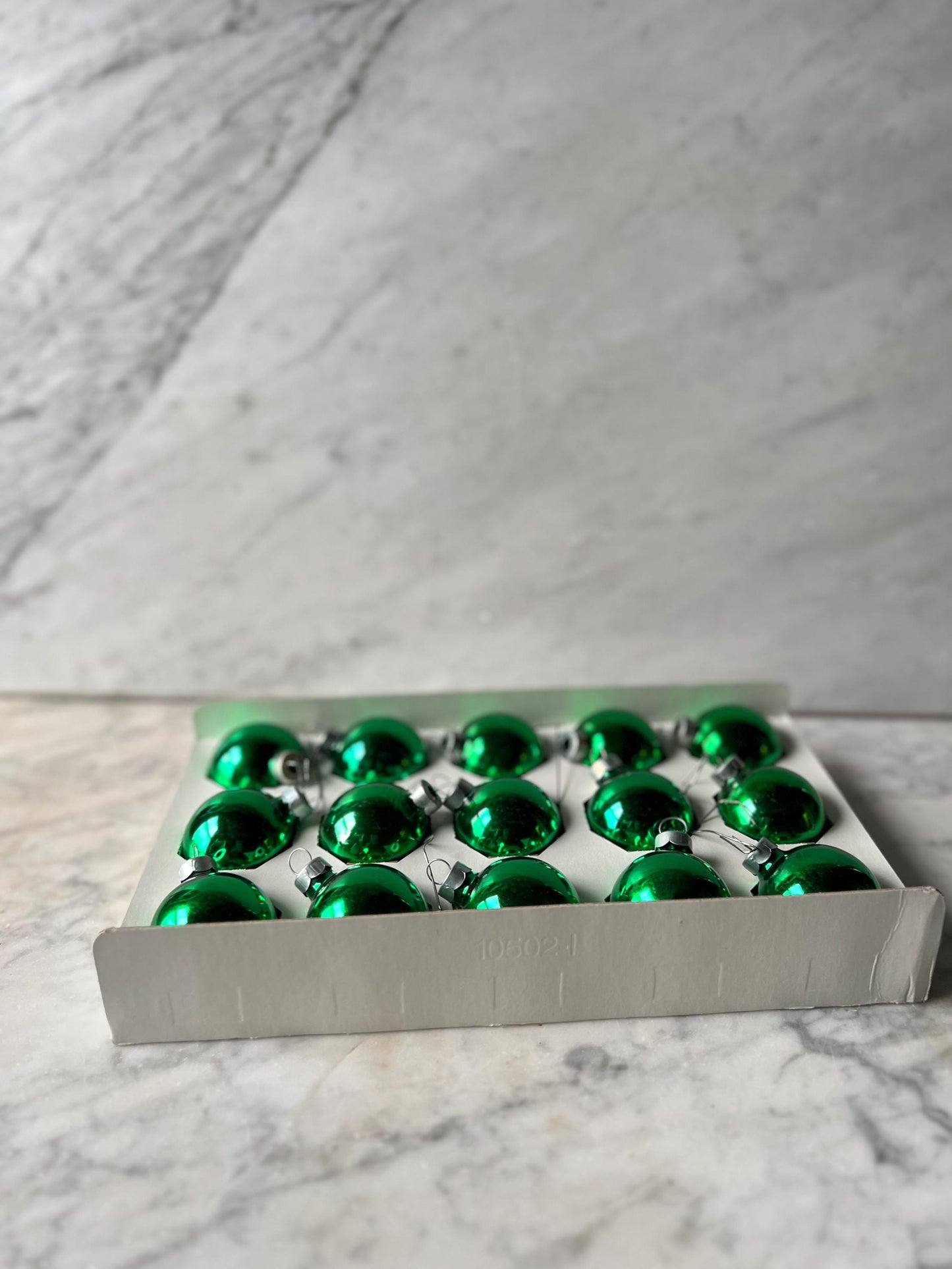 Pyramid Rauch 15 Green Christmas Ornaments