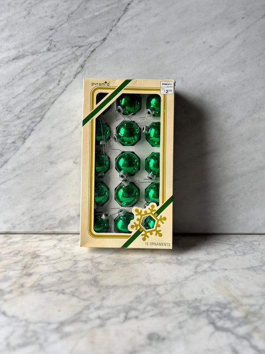 Pyramid Rauch 15 Green Christmas Ornaments