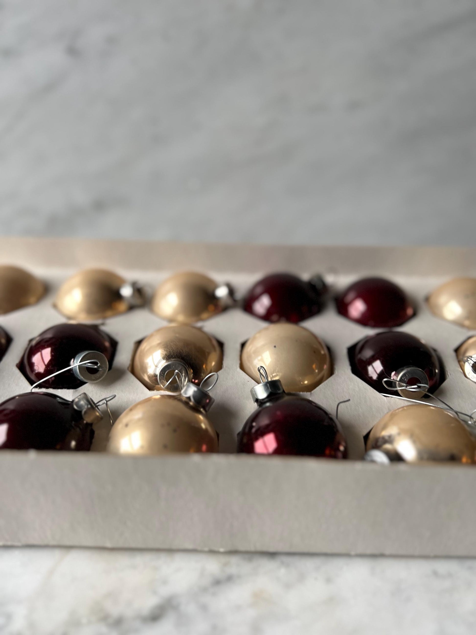 18 Trim A Home Christmas Holiday Ornaments