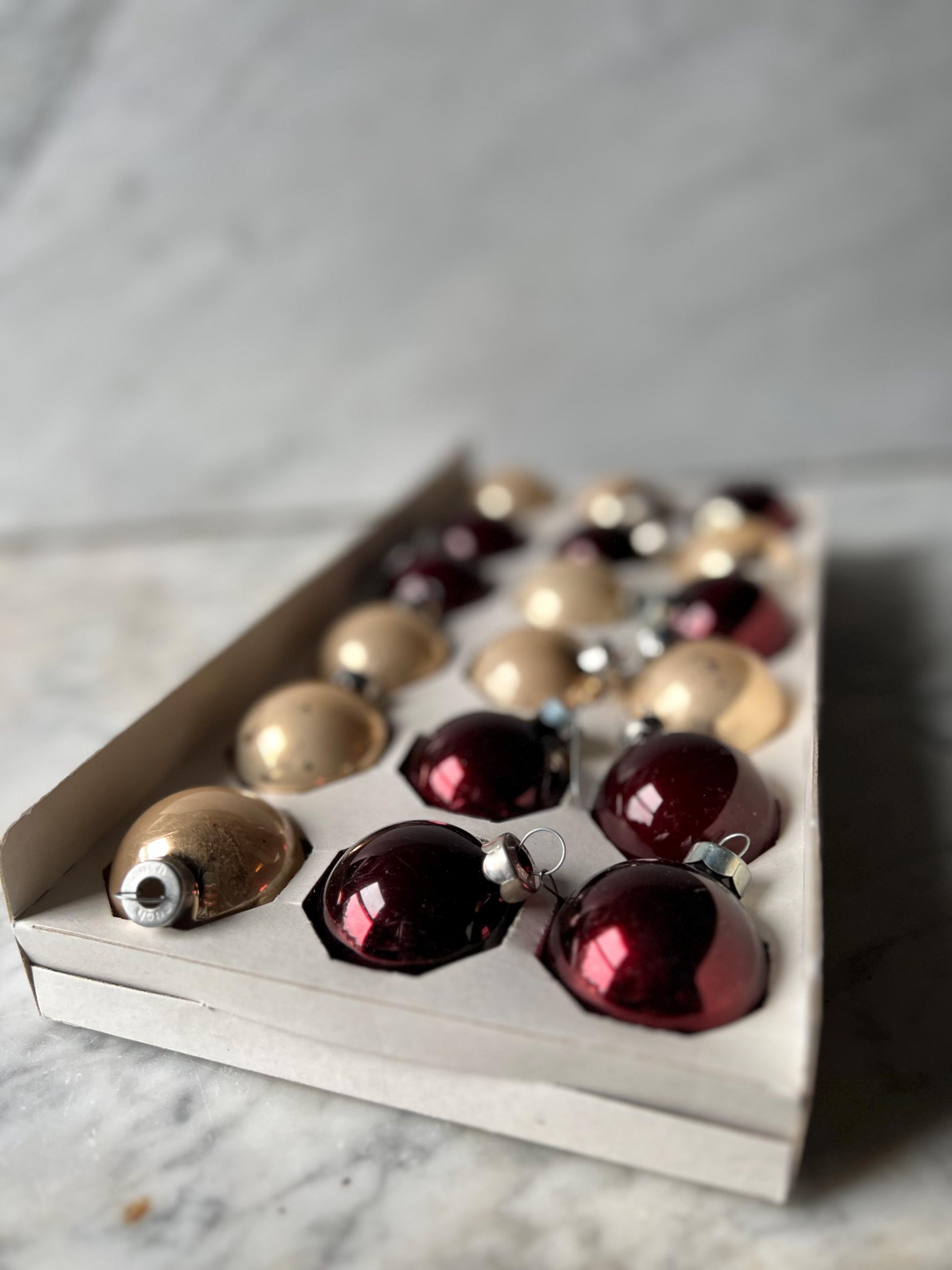 18 Trim A Home Christmas Holiday Ornaments