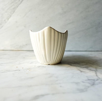Vintage McCoy Scalloped Planter White #627 USA