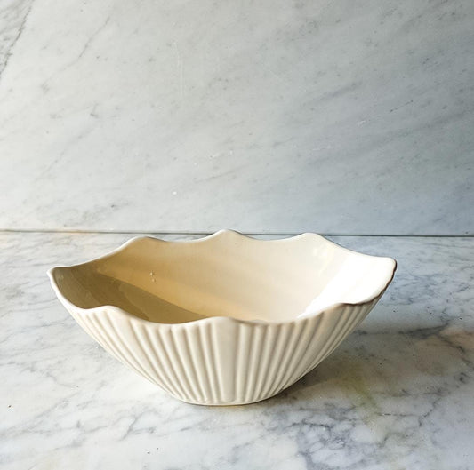 Vintage McCoy Scalloped Planter White #627 USA