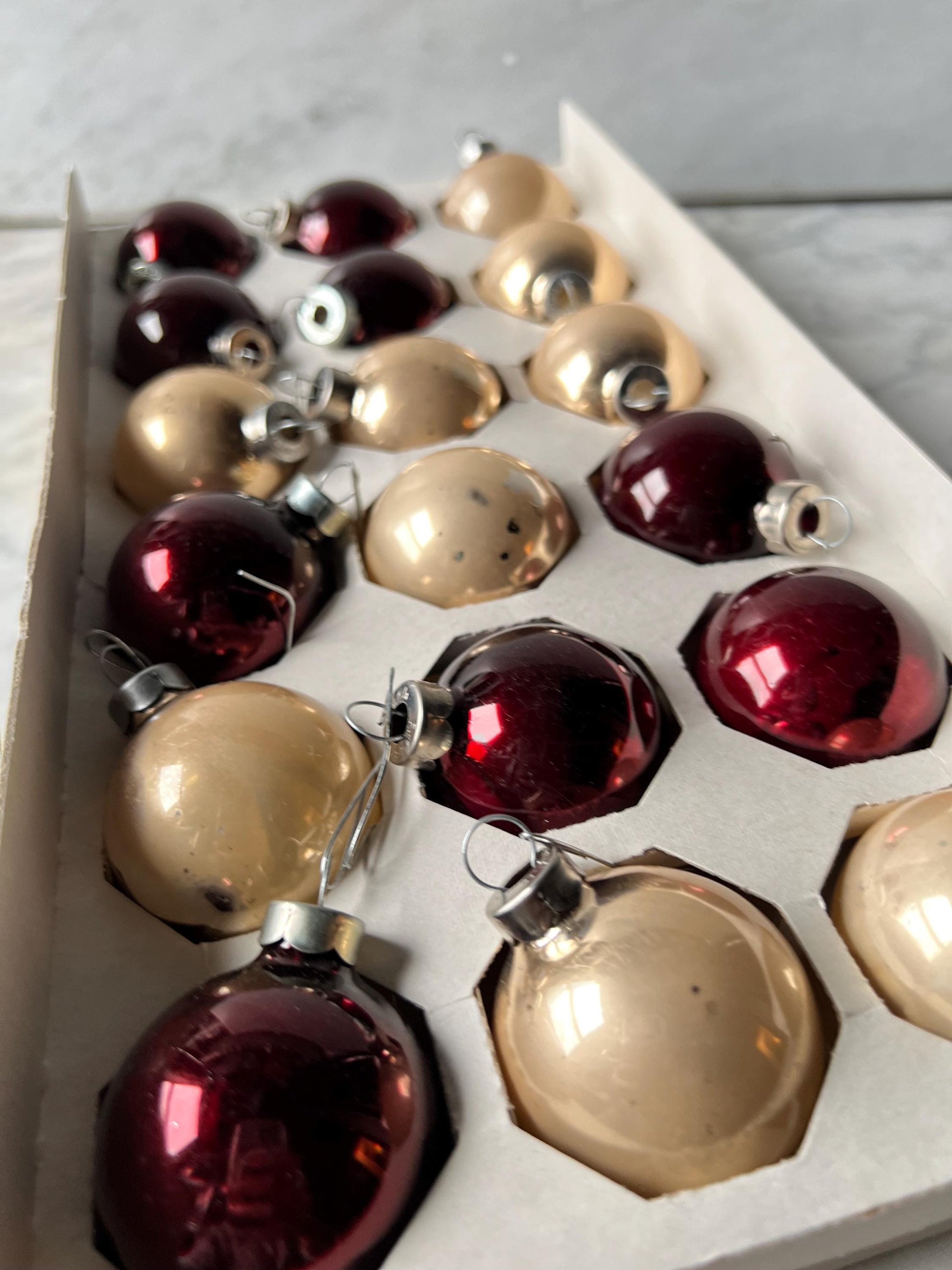 18 Trim A Home Christmas Holiday Ornaments